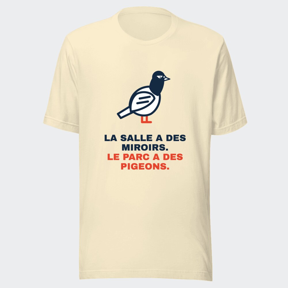 T-shirt écru « La salle a des miroirs. Le parc a des pigeons. »